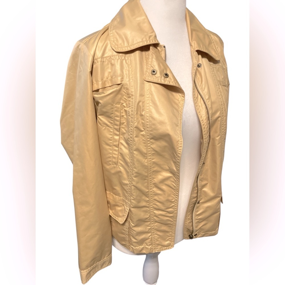Chico’s Zenergy Butter Yellow Windbreaker Size S EUC